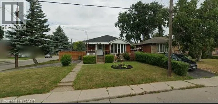 144 RENDELL Boulevard, Hamilton, Ontario L8T3P6