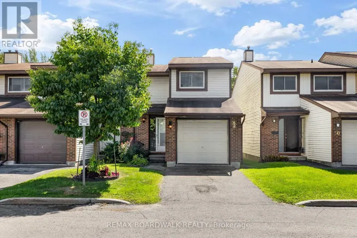 52 BANEBERRY CRESCENT, Ottawa, Ontario K2L2Y4