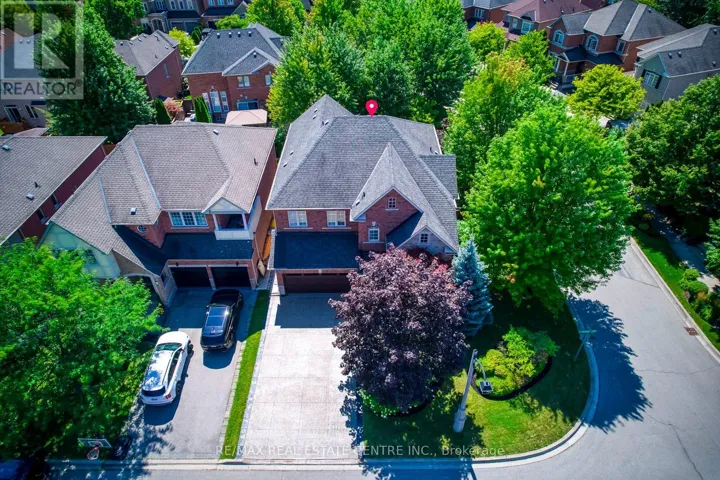 290 DUSKYWING WAY, Oakville (BR Bronte), Ontario L6L6X6