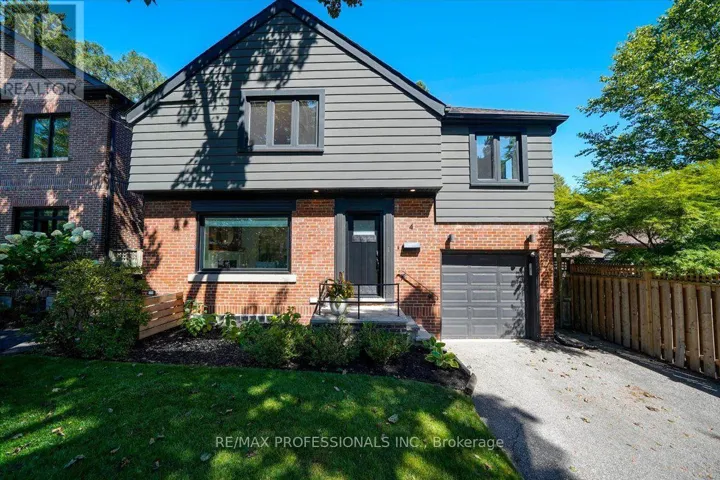 4 WINSTON GROVE, Toronto (Stonegate-Queensway), Ontario M8Y2K8