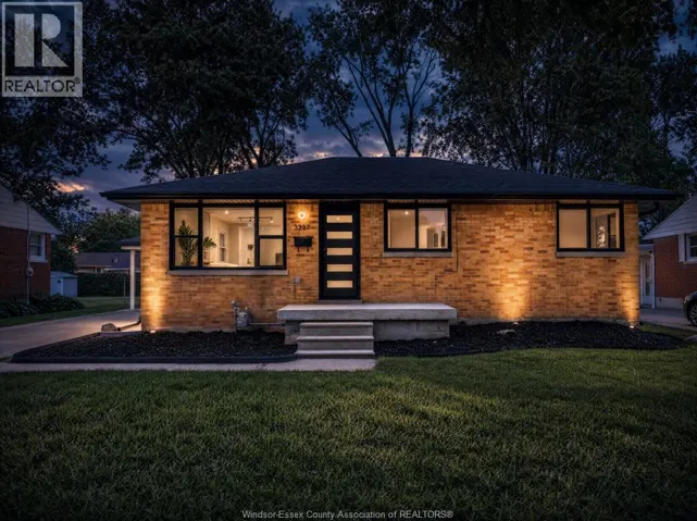3237 Mckay AVENUE, Windsor, Ontario N9E2R6