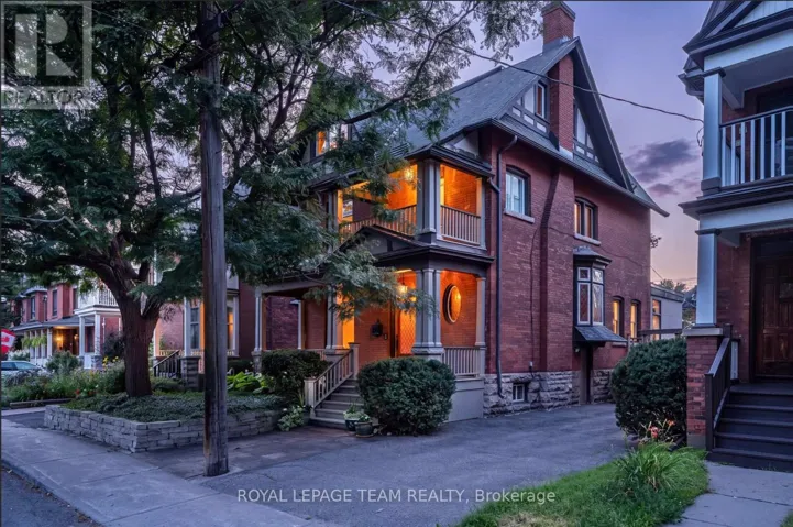 139 FOURTH AVENUE, Ottawa, Ontario K1S2L3