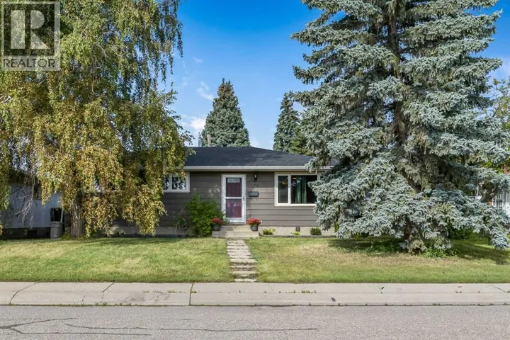 135 Manora Hill NE, Calgary, Alberta T2A4R8