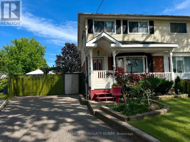 235 BARKLEY CRESCENT, Oshawa (Vanier), Ontario L1J2E7