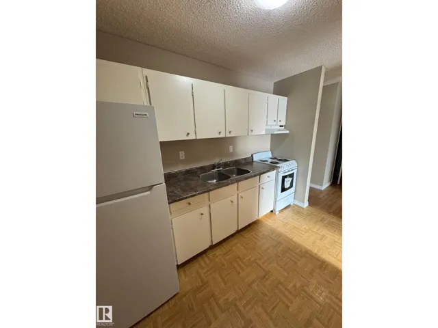 #315 7220 144 AV NW, Edmonton, Alberta T5C3E4