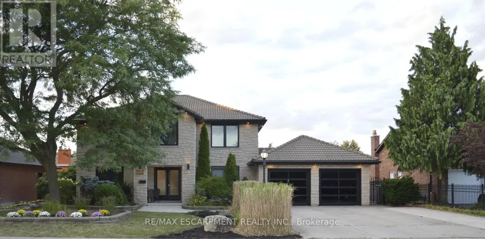 176 ALBION FALLS BOULEVARD, Hamilton (Trenholme), Ontario L8W1R6