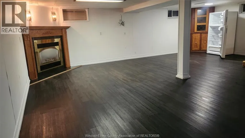 1905 NORFOLK STREET, Windsor, Ontario N9E1H6