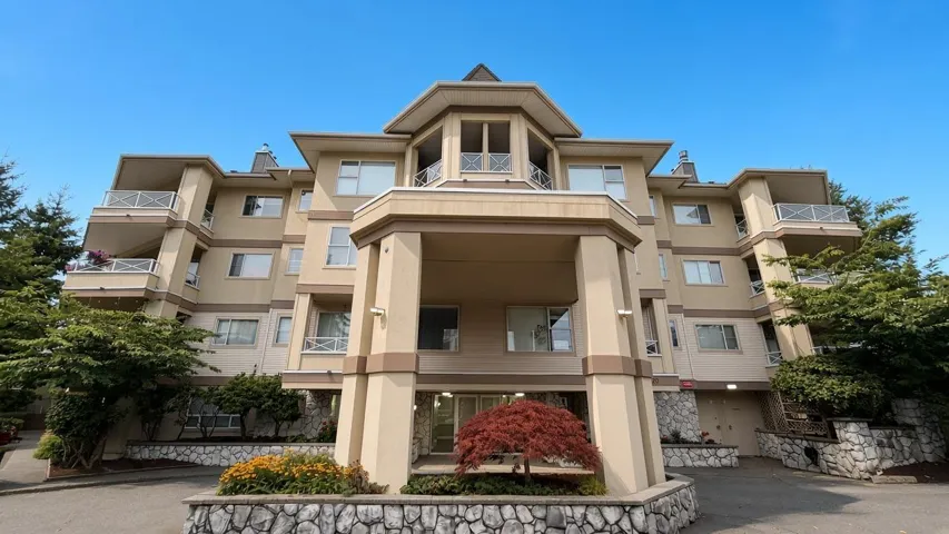 306 20120 56 AVENUE, Langley, British Columbia V3A3Y4