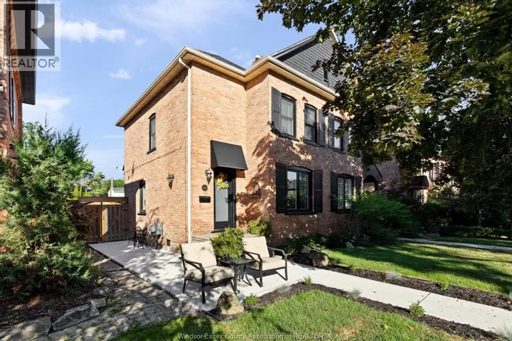 853 MONMOUTH, Windsor, Ontario N8Y3L5
