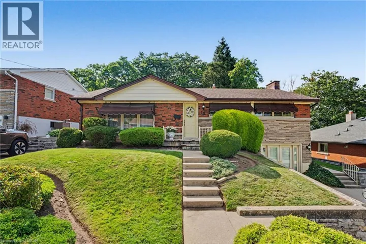 18 BATTLEFIELD Drive, Stoney Creek, Ontario L8G1T7