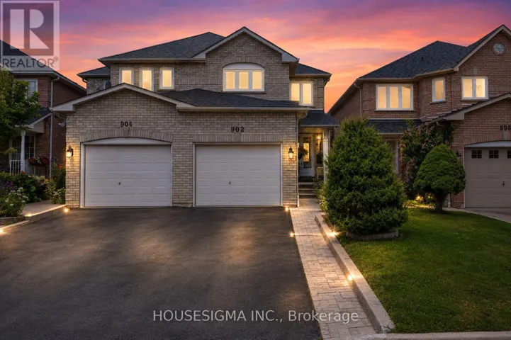 902 APPLECROFT CIRCLE, Mississauga (East Credit), Ontario L5V2A7