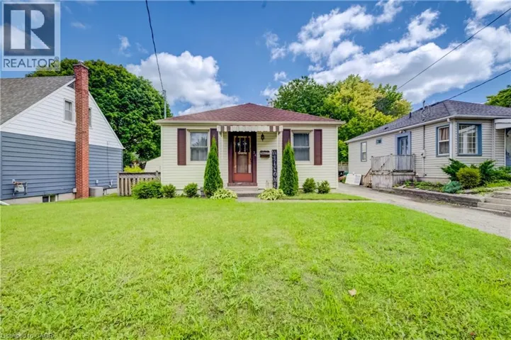 34 ST CLAIR Avenue, Kitchener, Ontario N2M3Z4