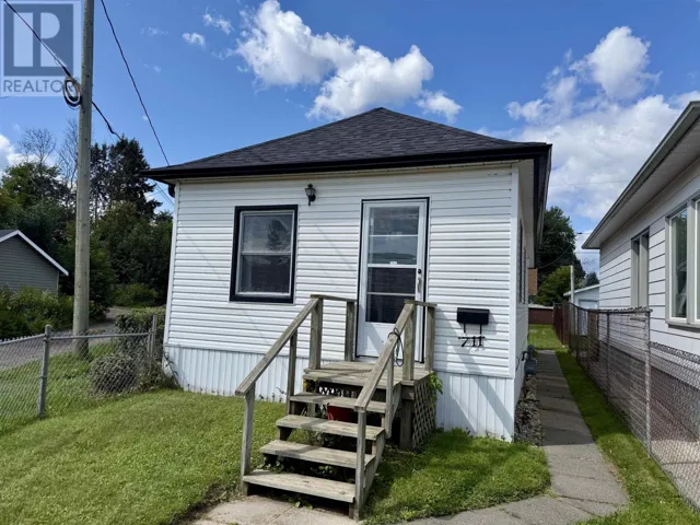711 Brodie ST N, Thunder Bay, Ontario P7C3T8