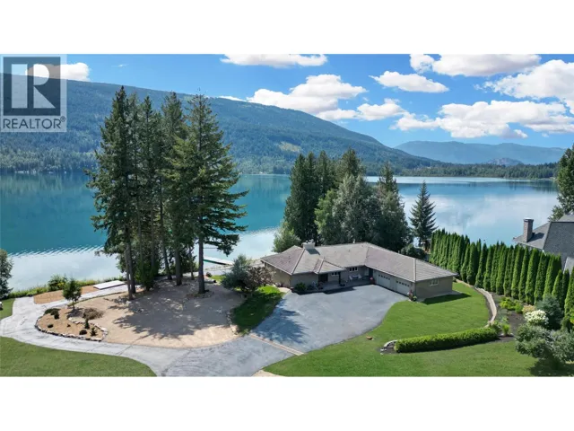 3886 Parri Road, Sorrento, British Columbia V0E2W1