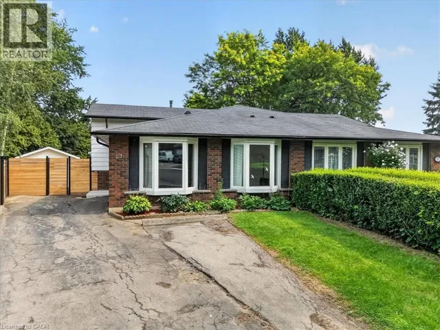 27 GRETNA Court, Hamilton, Ontario L9C4V1