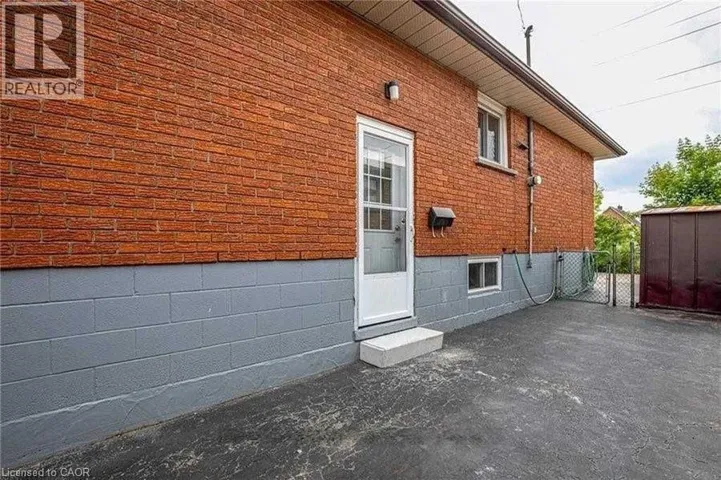 49 SELKIRK Avenue Unit# bsmt, Hamilton, Ontario L8H5L6