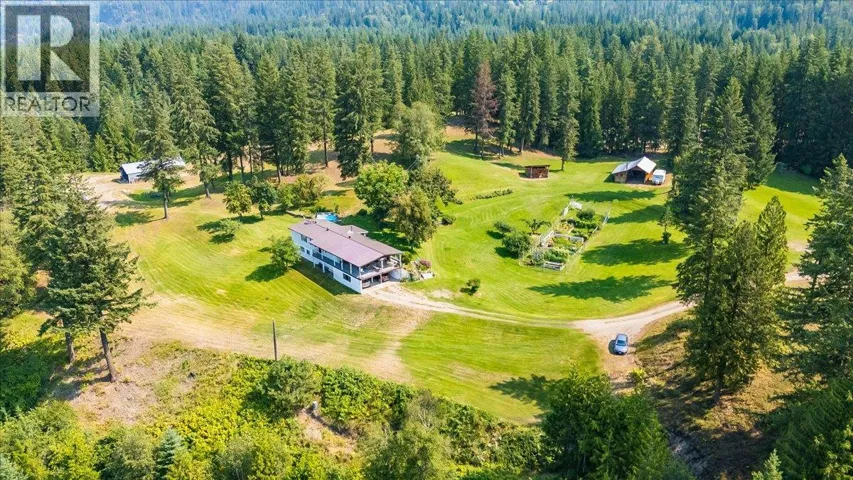 8716 Martens Road, Slocan, British Columbia V0G2C0