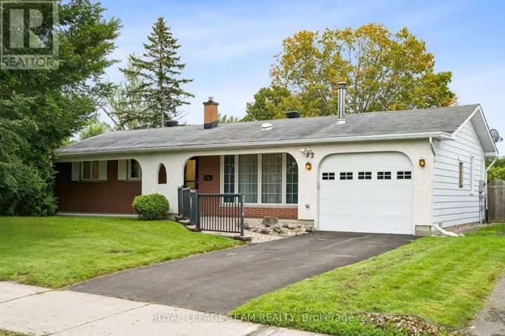 22 REDPINE DRIVE, Ottawa, Ontario K2E6S9