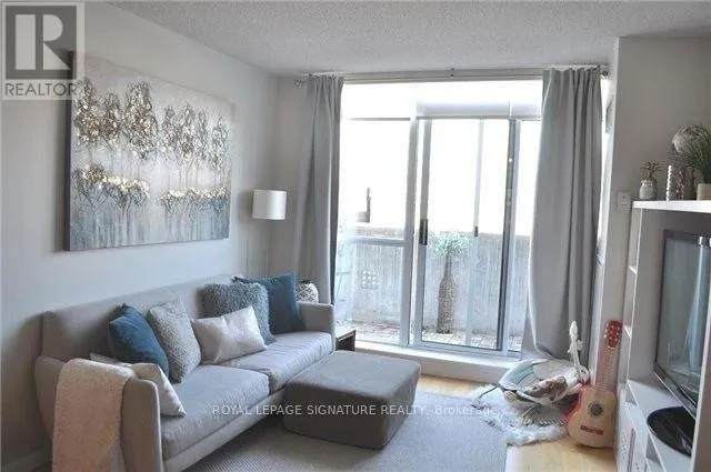 PH 15 - 18 STAFFORD STREET, Toronto (Niagara), Ontario M5V3W4
