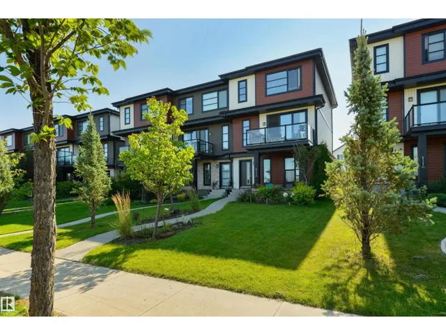 8265 CHAPPELLE WY SW, Edmonton, Alberta T6W3Y8