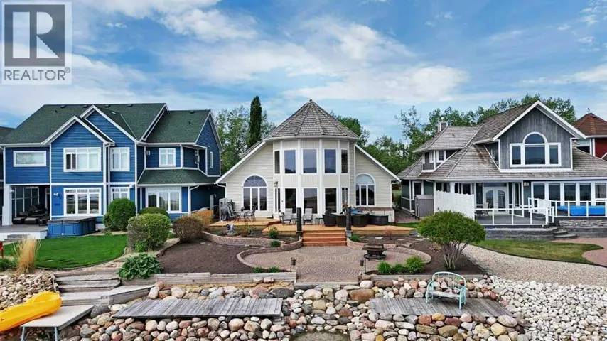 382 Marina Bay Place, Sylvan Lake, Alberta T4S1E9