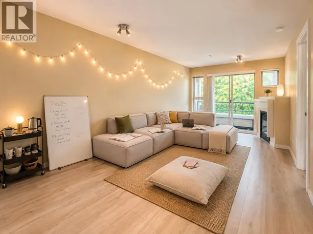 408 9319 UNIVERSITY CRESCENT, Burnaby, British Columbia V5A4Y5