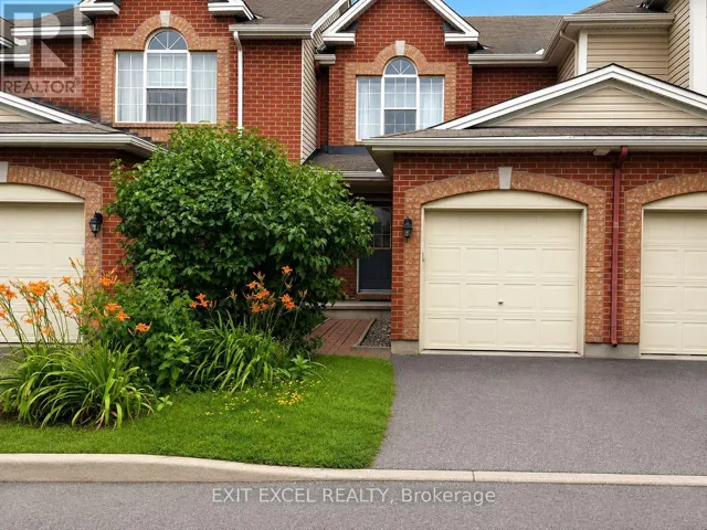 17 HEARTLEAF PRIVATE, Ottawa, Ontario K1T3Z9