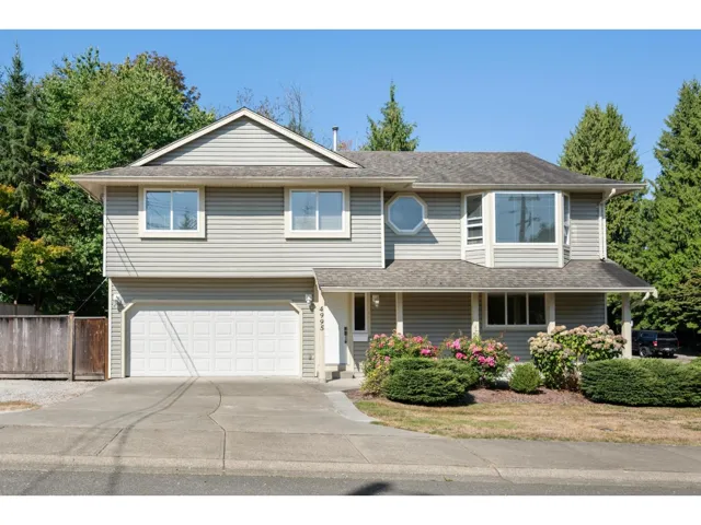 4995 202A STREET, Langley, British Columbia V3A1T6