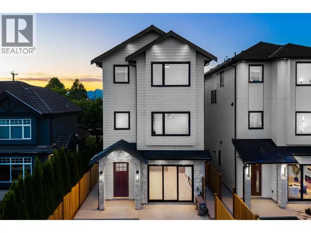 4 6682 NAPIER STREET, Burnaby, British Columbia V5B2C3