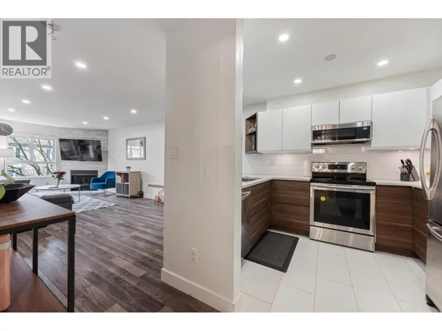 205 7465 SANDBORNE AVENUE, Burnaby, British Columbia V3N4W7