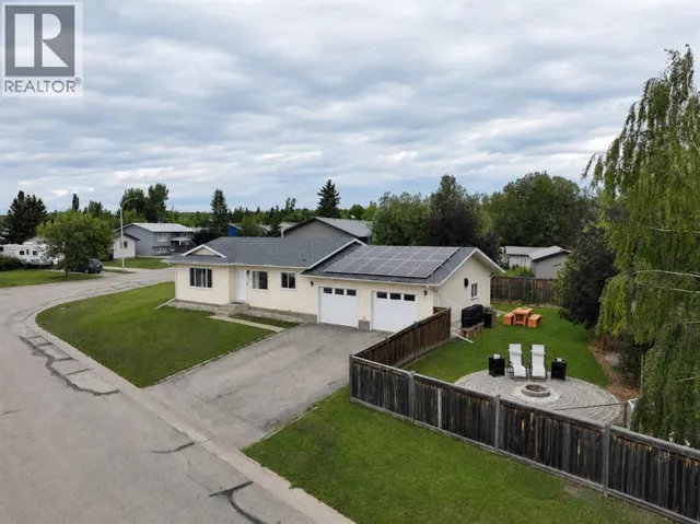 714 Oak Drive, Beaverlodge, Alberta T0H0C0