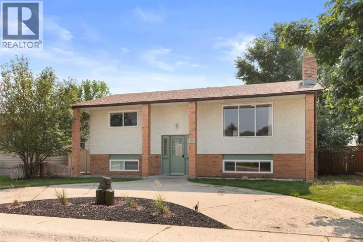 381 18 Street NE, Medicine Hat, Alberta T1C1A7
