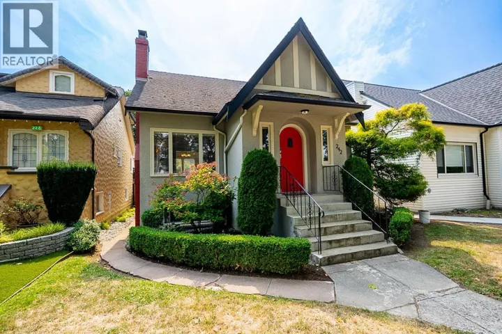 242 W 21ST AVENUE, Vancouver, British Columbia V5Y2E5
