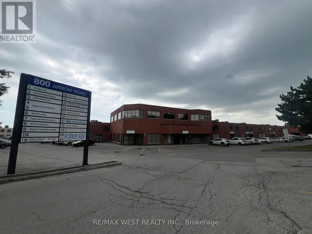 12 (UPPER) - 800 ARROW ROAD, Toronto (Humbermede), Ontario M9M2Z8