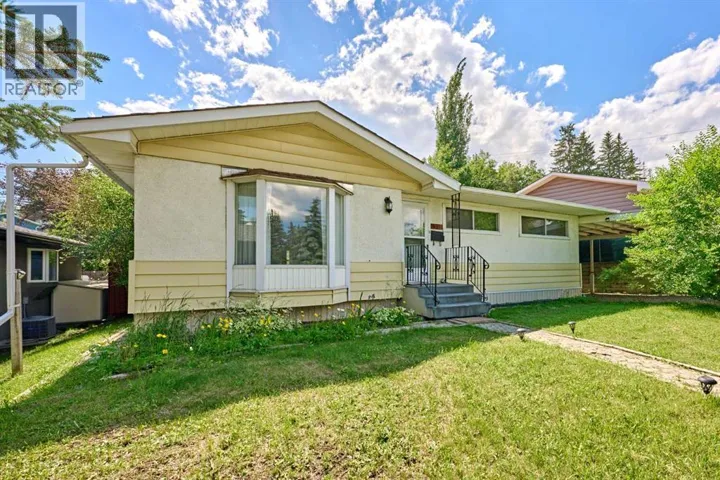 627 94 Avenue SW, Calgary, Alberta T2V0X8