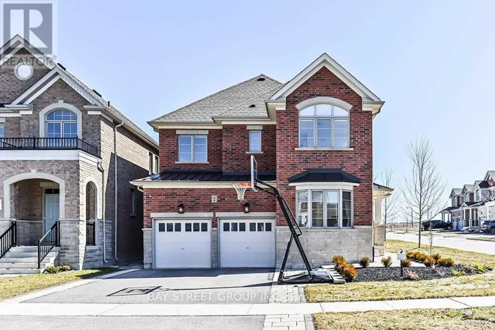 44 CLARA MAY AVENUE, East Gwillimbury, Ontario L9N0R4