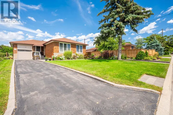 120 FALSTAFF AVENUE, Toronto (Rustic), Ontario M6L2E4