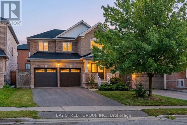 37 MYNDEN WAY, Newmarket (Woodland Hill), Ontario L3X3A7