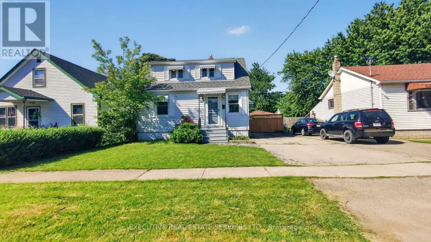 38 PARKER STREET, St. Catharines (Western Hill), Ontario L2S1C5