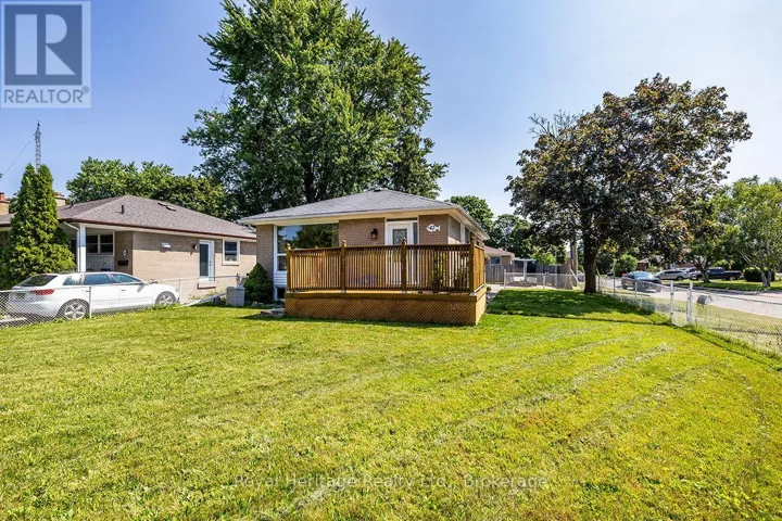 42 THORNCROFT CRESCENT, Ajax (South East), Ontario L1S2S2