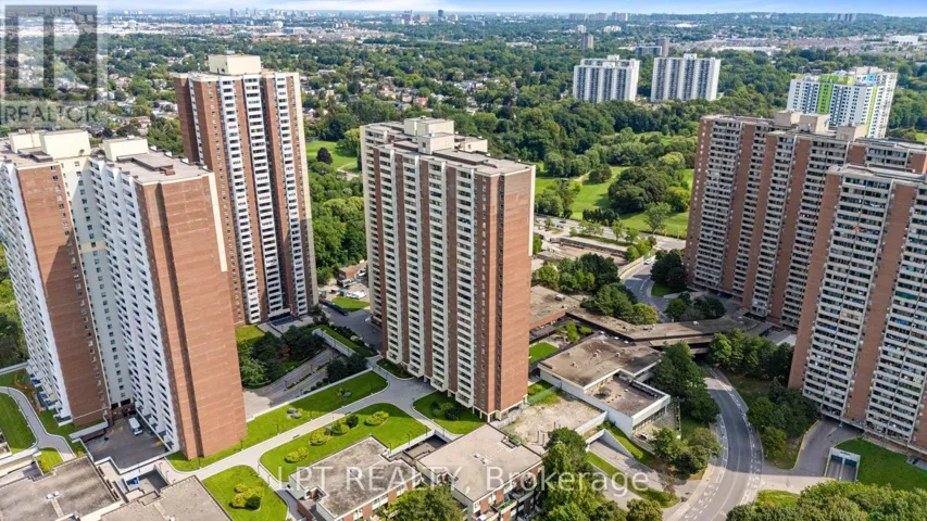 2811 - 5 MASSEY SQUARE, Toronto (Crescent Town), Ontario M4C5L6