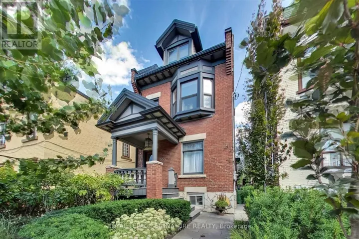 MAIN - 359 CLINTON STREET, Toronto (Palmerston-Little Italy), Ontario M6G2Y7