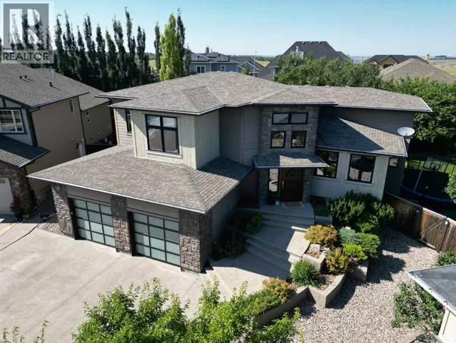 402 Stonecrest Terrace W, Lethbridge, Alberta T1K5T1