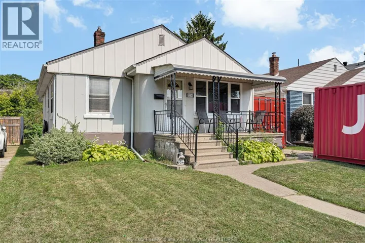 2258 parkwood, Windsor, Ontario N8W2J9