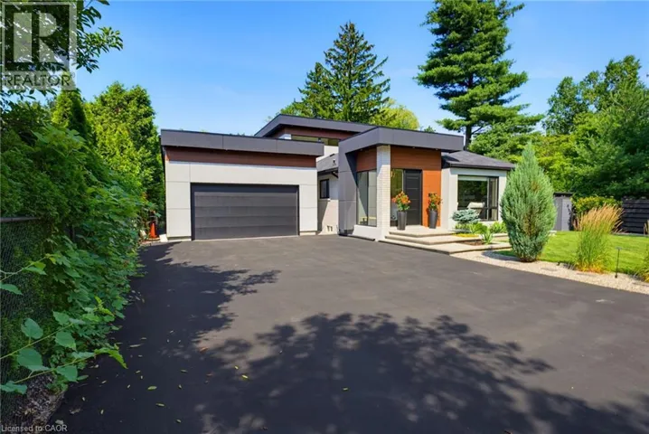 282 ROBINA Road, Ancaster, Ontario L9G2L7