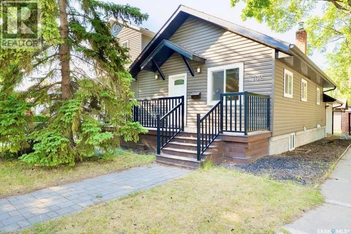 702 29th STREET W, Saskatoon, Saskatchewan S7L0N1