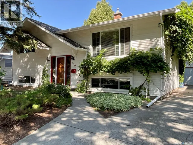 130 Cameron CRESCENT, Regina, Saskatchewan S4S2X4