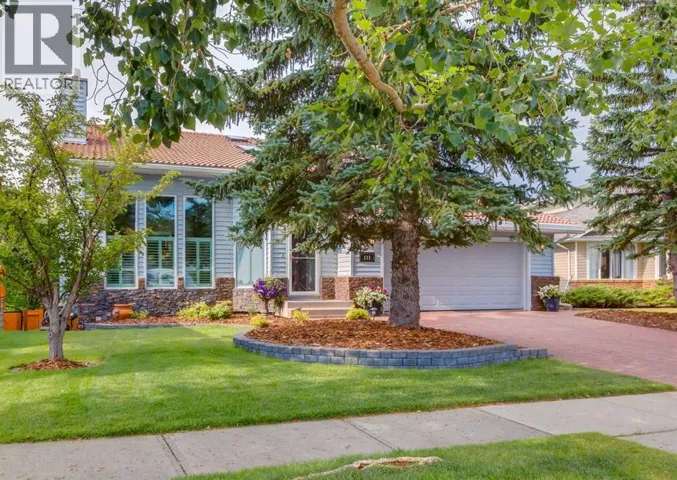 111 Hawksbrow Drive NW, Calgary, Alberta T3G3B5
