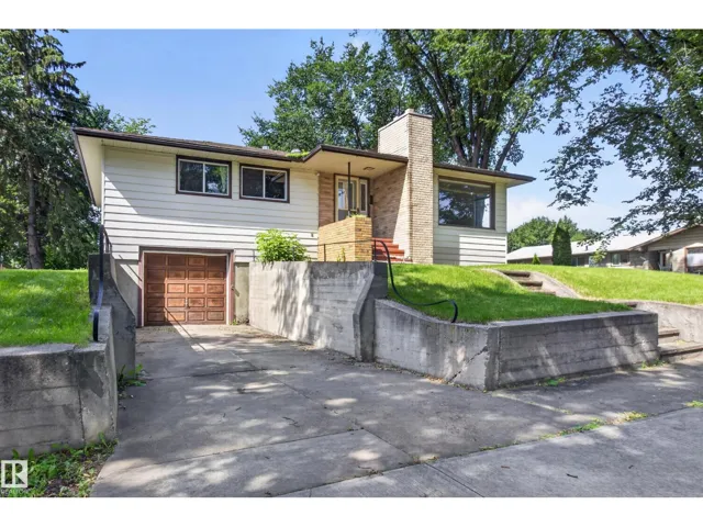 11852 55 ST NW, Edmonton, Alberta T5W3P8