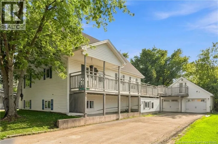 80 Third Avenue, Pointe-Du-Chêne, New Brunswick E4P8H9